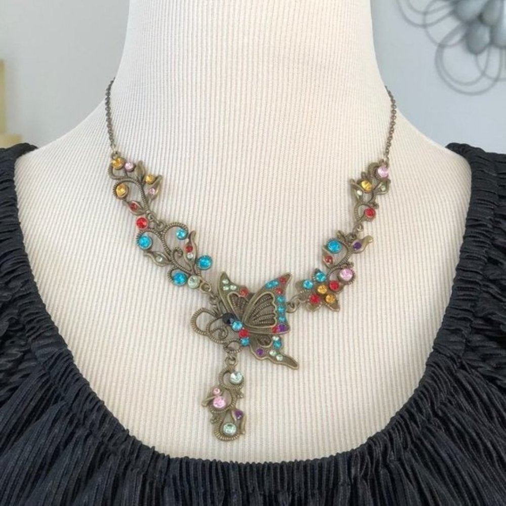 NEW Butterfly Necklace Earrings Set